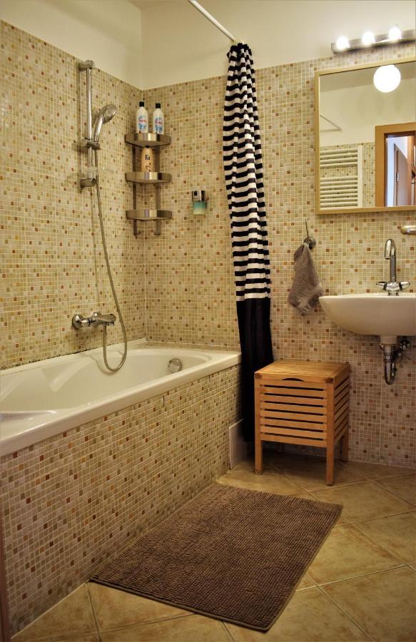 Cosy Apartment In Budapest Downtown With Free Garage Parking Extérieur photo